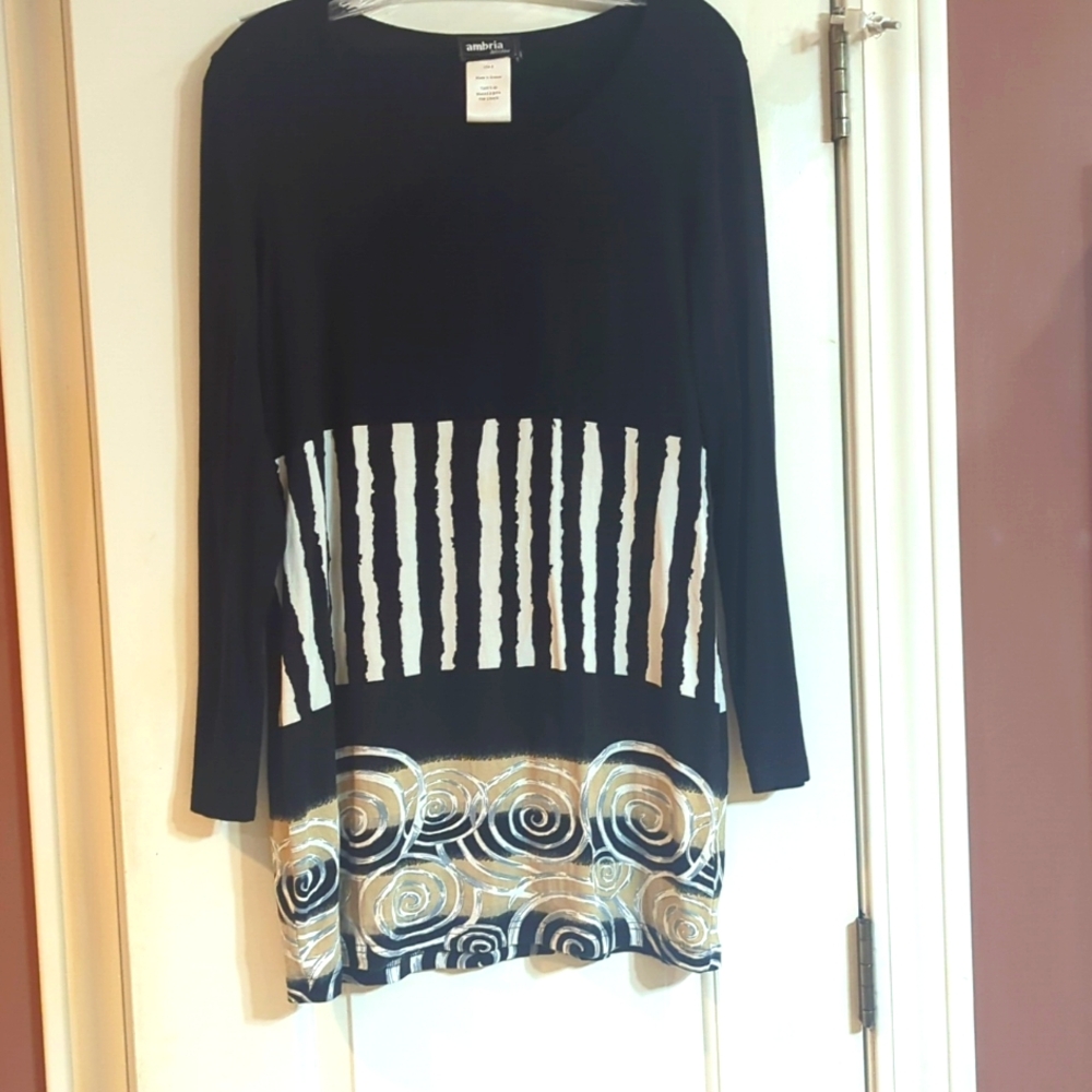 Ambria Selection. Size 8. Black, White and Gold.